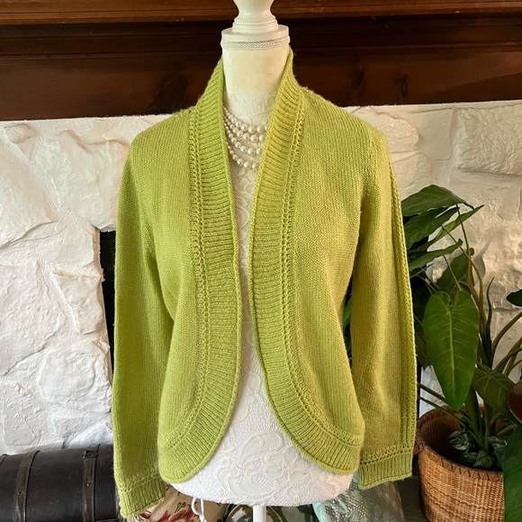 Chico's Sweaters - Chico's Lime Green Women's Open Cardigan Shrug Size 8 medium